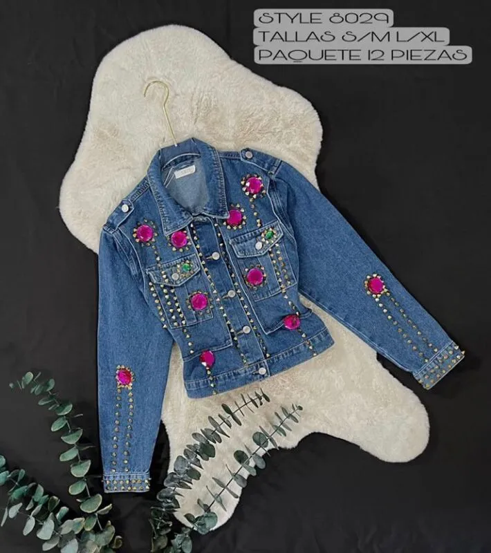 Chamarra con aplicaciones-8029