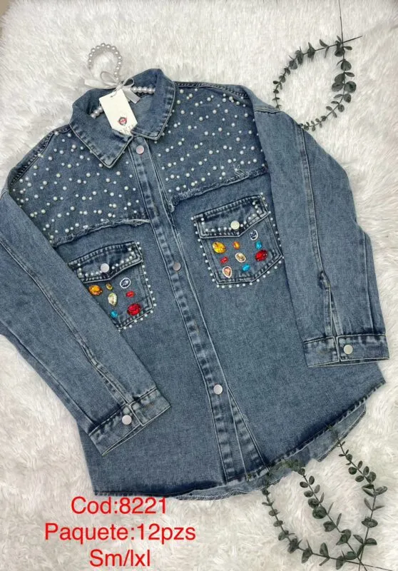 Chamarra con aplicaciones-8221