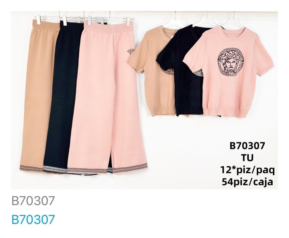Conjunto de pantalón y camiseta Versace-B70307