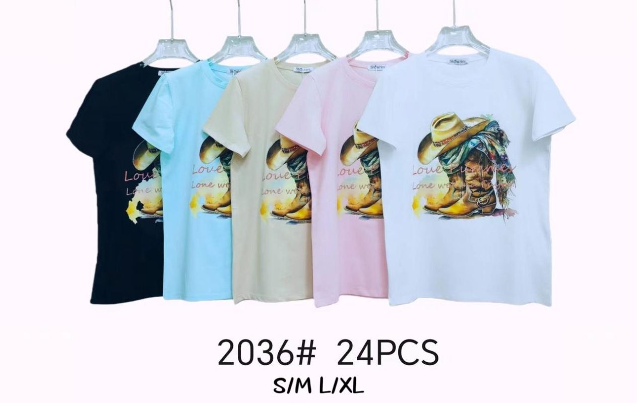 Playera con estampado de botas vaqueras y sombrero-2036