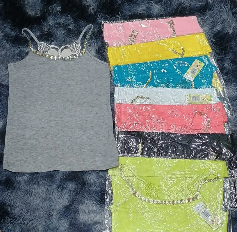 Camiseta con detalles diamantes-CD167