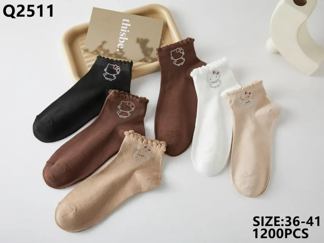 Calcetines con diseño de Hello Kitty-Q2511