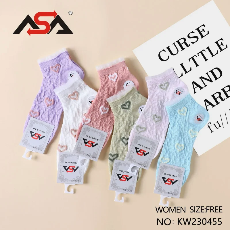 Calcetines con diseño de corazones-KW230455