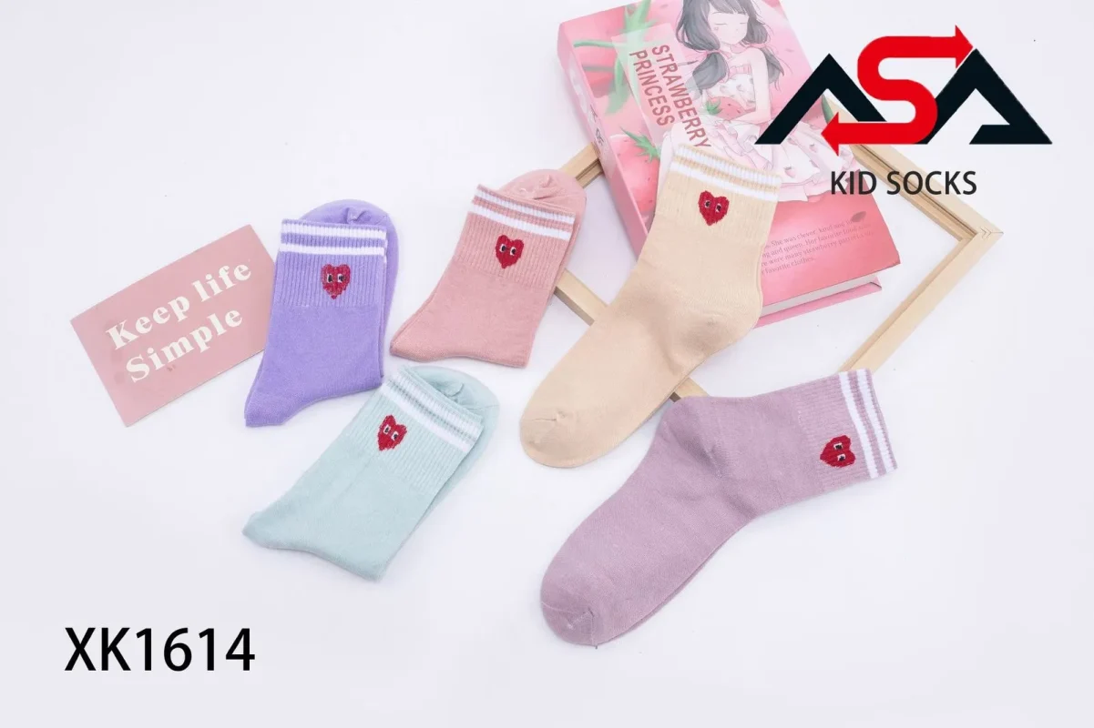 Calcetines de niña con diseño de corazón-1-XK1614