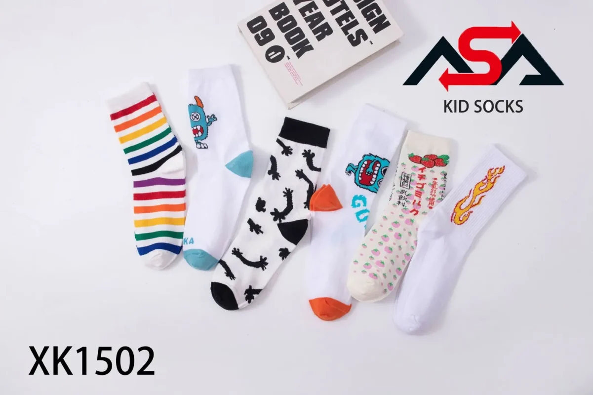 Calcetines altos para niños con diseños variados-XK1502