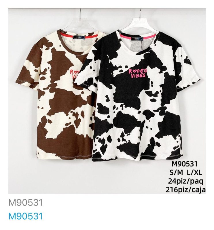 Camiseta con estampado de vaca y texto-M90531