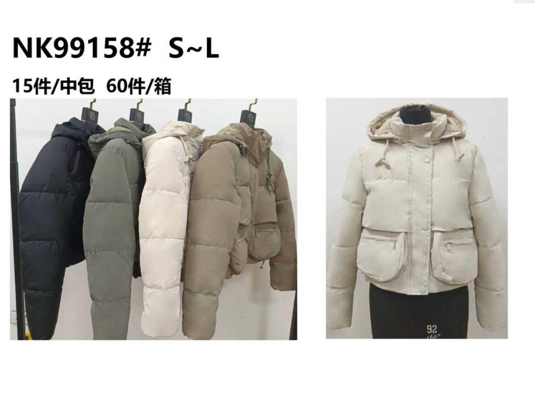 Chamarra acolchada con capucha-NK99158