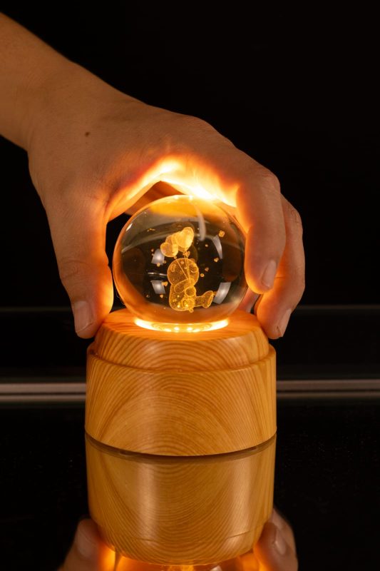 Esfera de cristal con figura de oso luminosa-L020