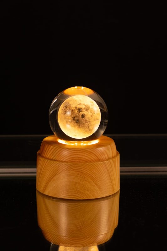 Esfera decorativa con base de madera-L044