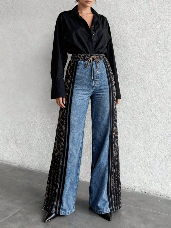 Jeans acampanados con diseño de animal print-DK2033