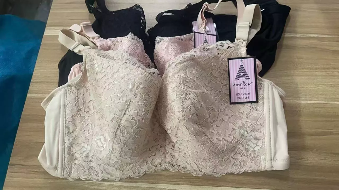 Sujetadores de encaje-LV3021