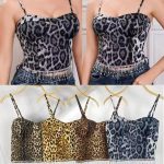 Top con estampado de leopardo y detalles brillantes-YS761 - 1